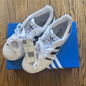 Adidas Kids Size 4 / Women Size 5 Superstar Sneakers - White and Black